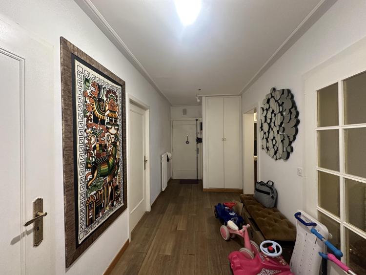 Appartement de 6 pièces au rez-de-chaussée